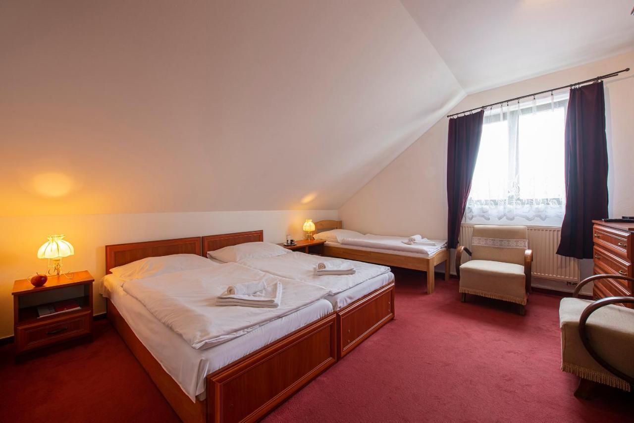 Penzion A Restauracia Lavender Motel Poprad Luaran gambar