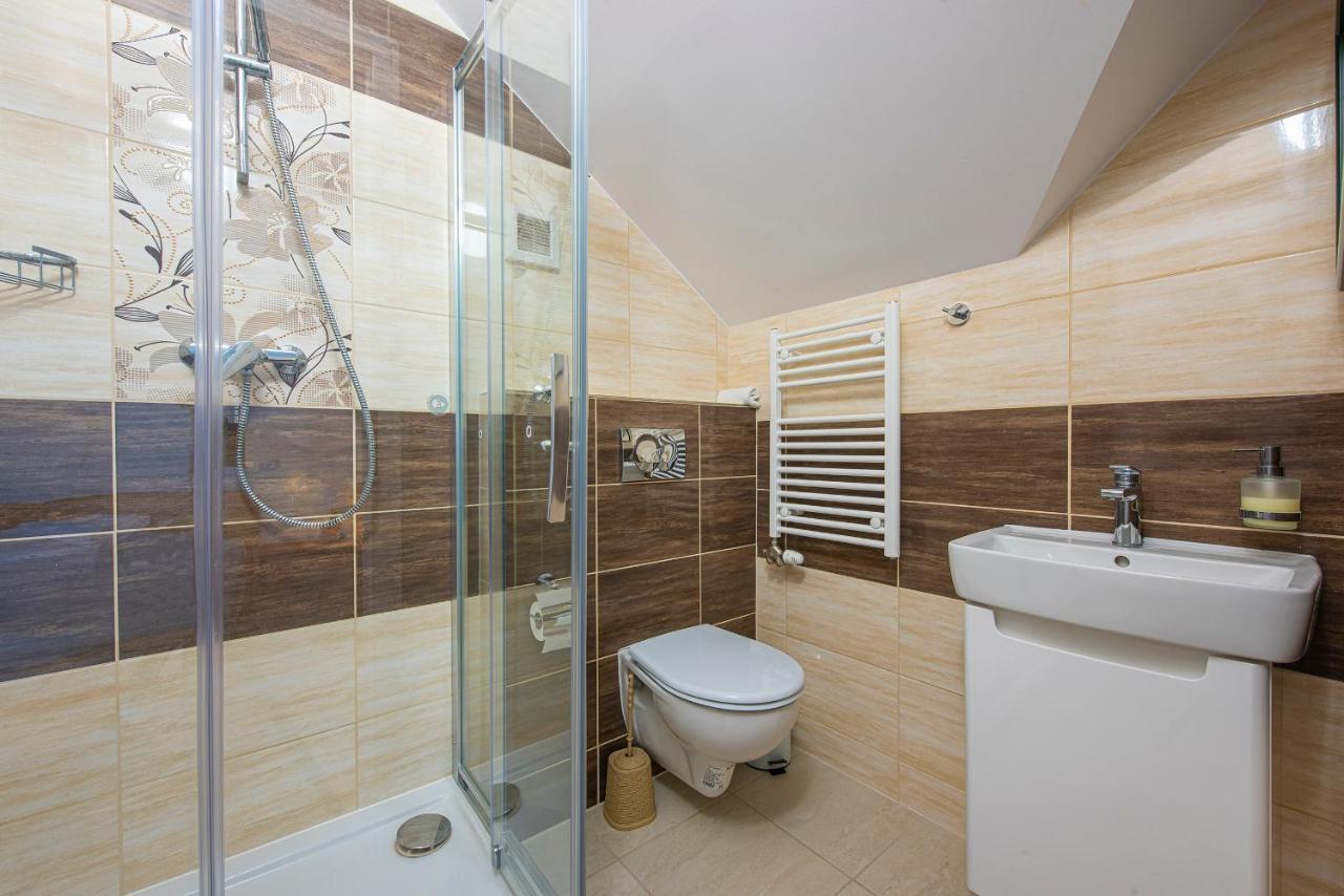 Penzion A Restauracia Lavender Motel Poprad Luaran gambar