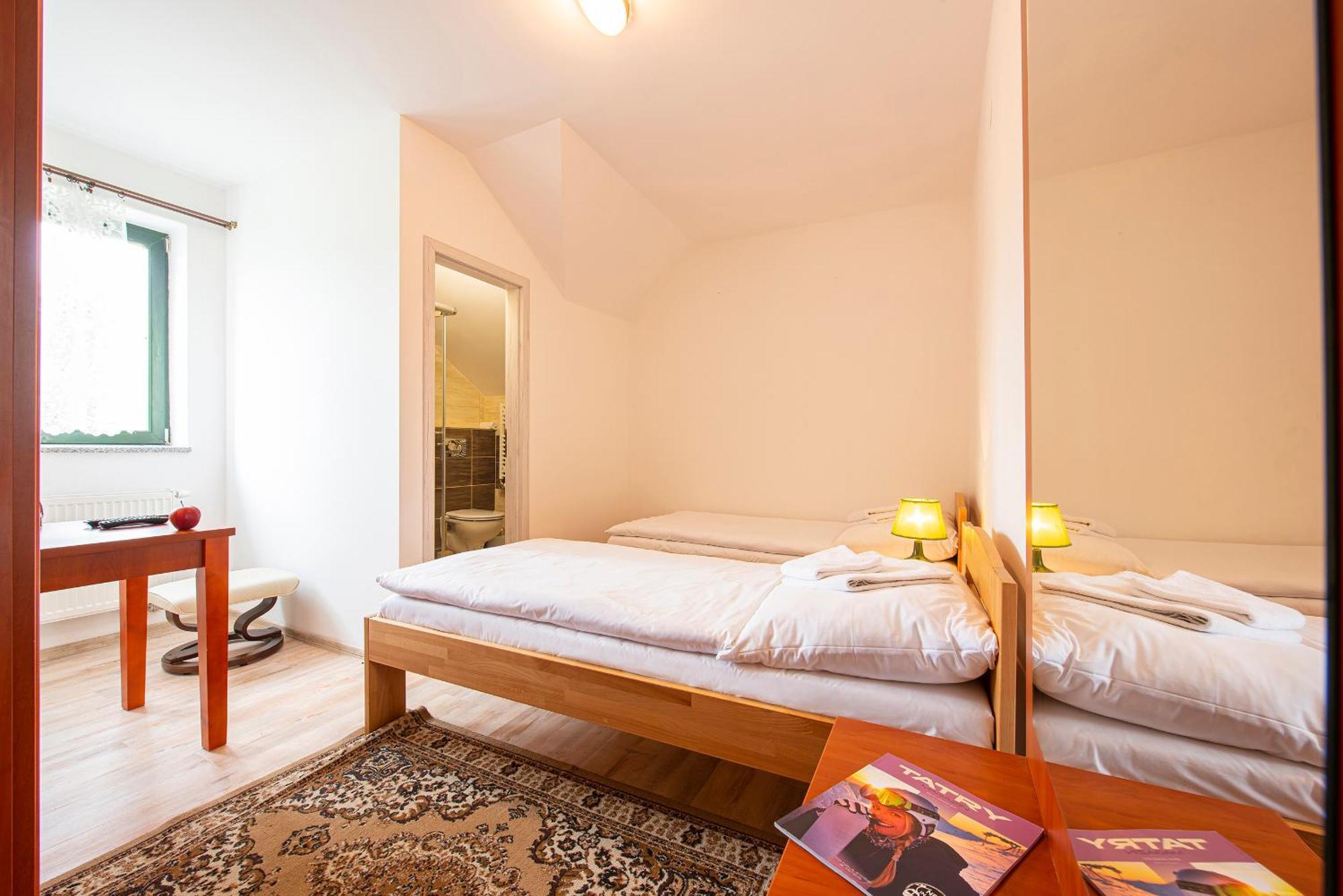 Penzion A Restauracia Lavender Motel Poprad Luaran gambar