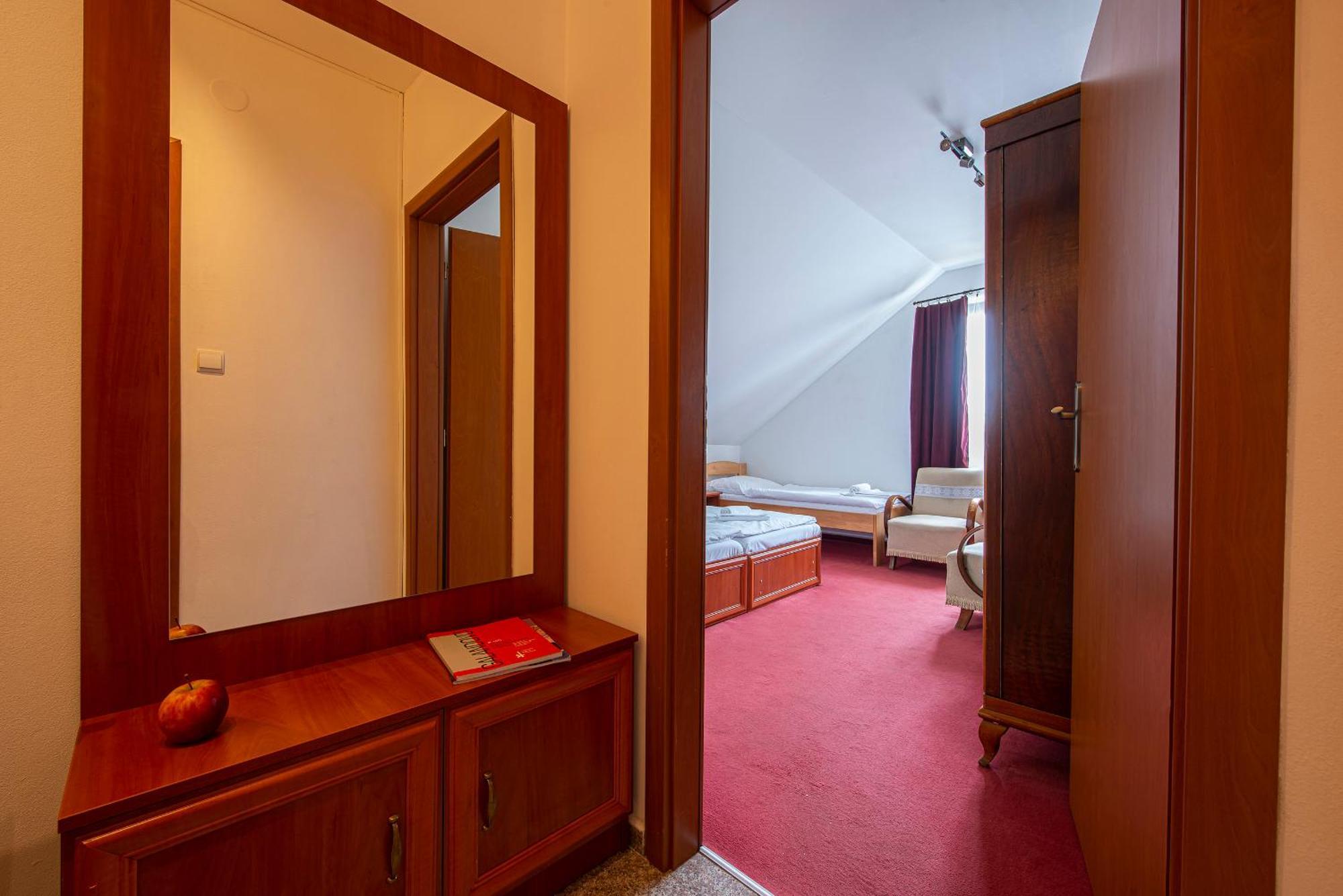 Penzion A Restauracia Lavender Motel Poprad Luaran gambar