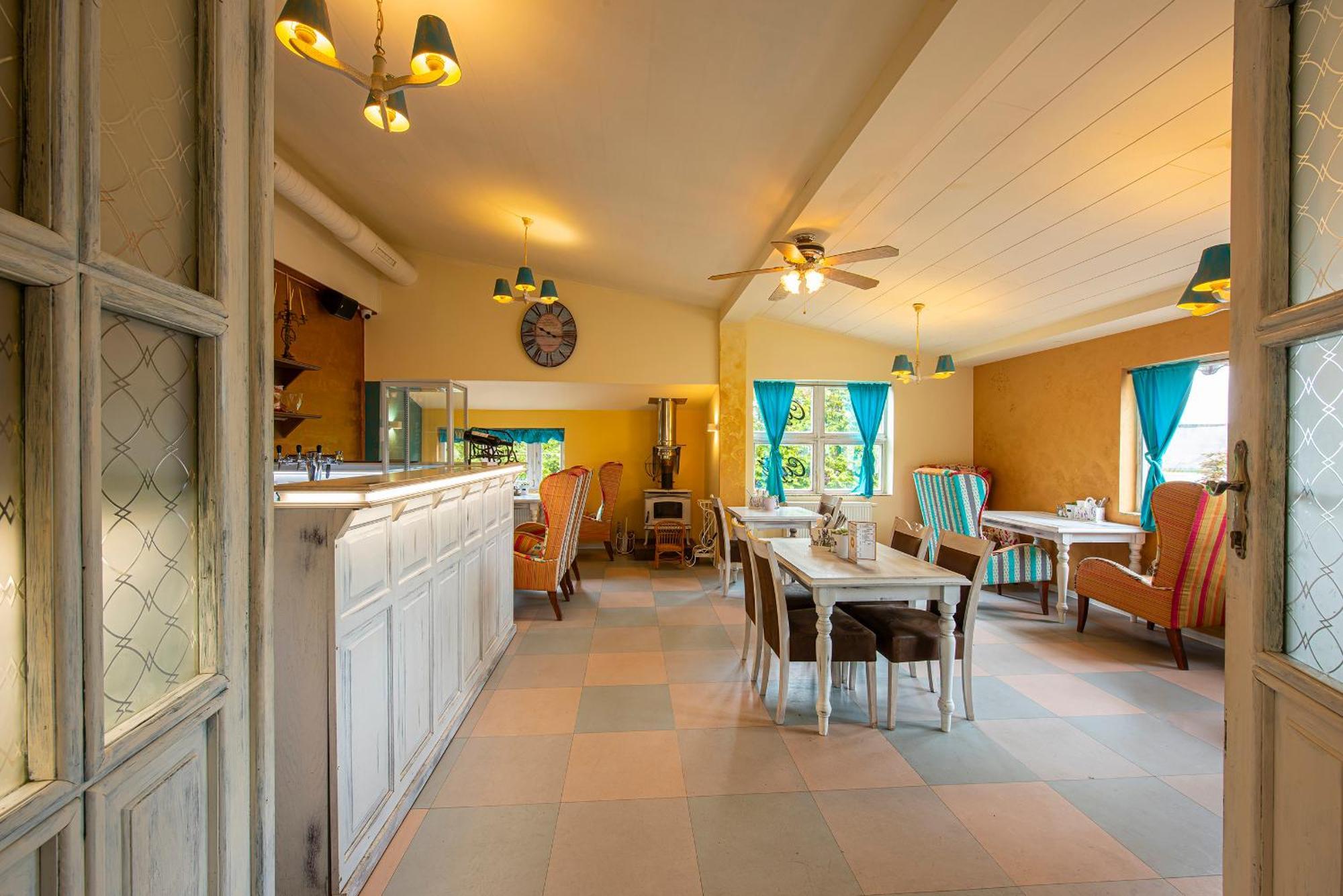 Penzion A Restauracia Lavender Motel Poprad Luaran gambar