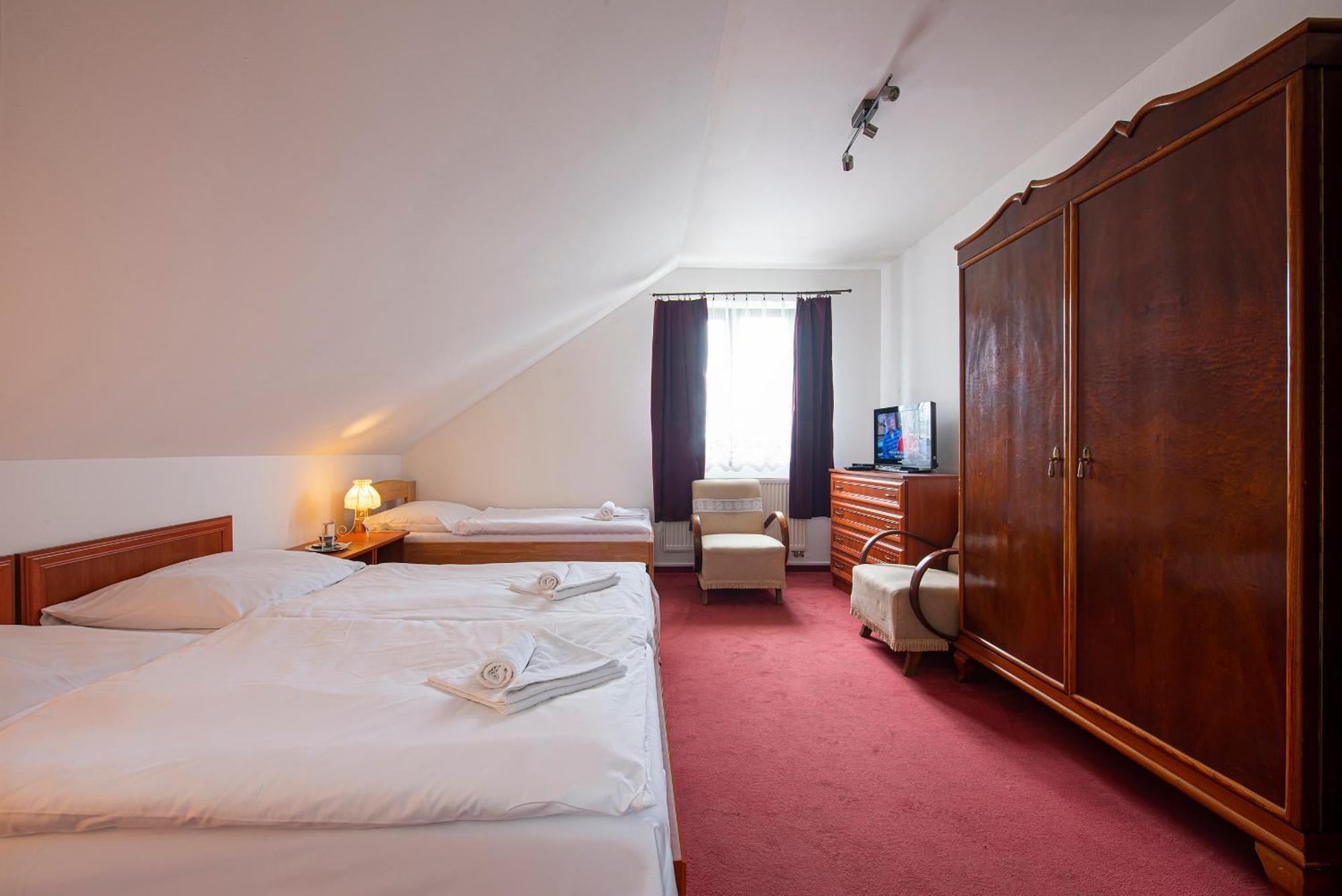 Penzion A Restauracia Lavender Motel Poprad Luaran gambar