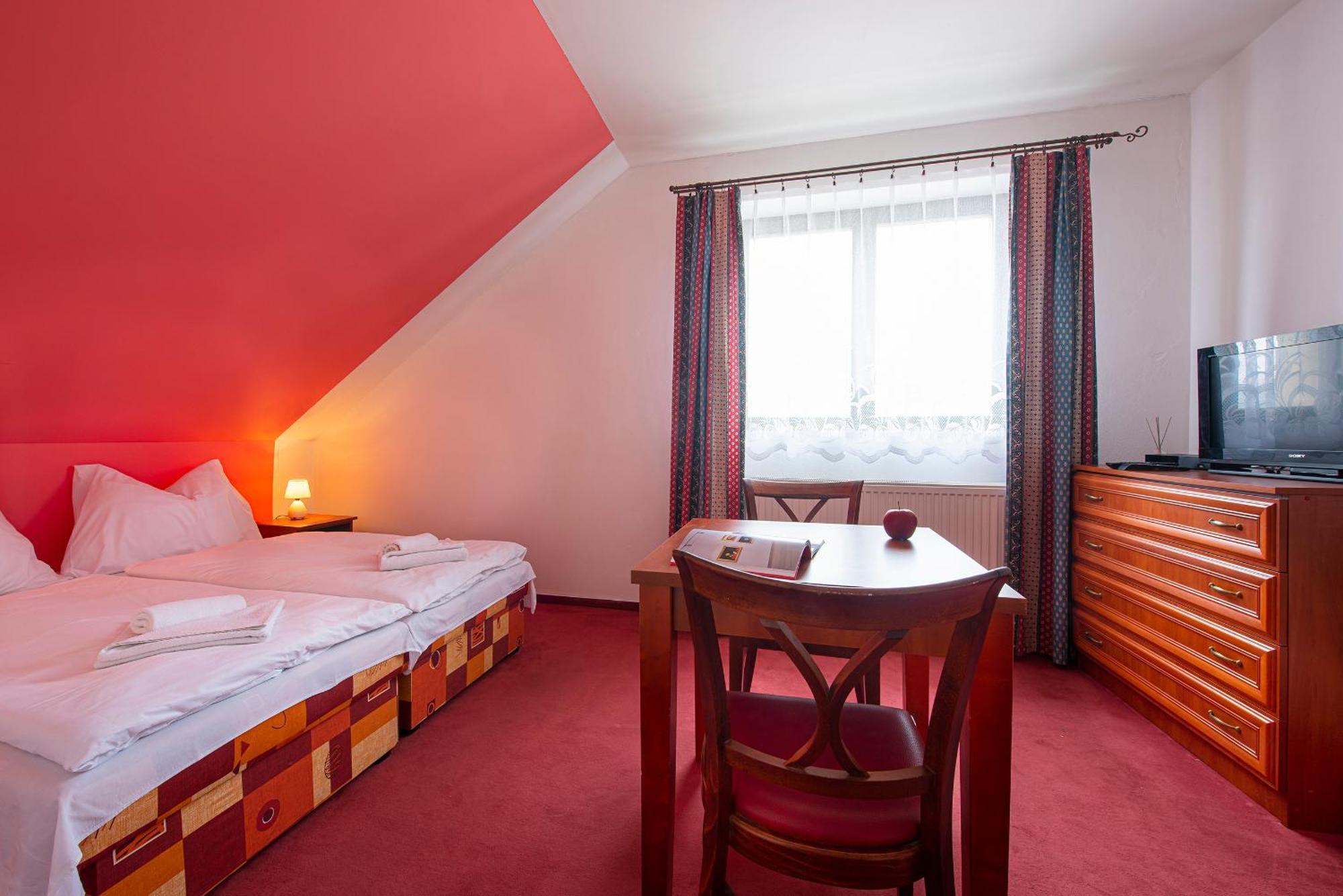 Penzion A Restauracia Lavender Motel Poprad Luaran gambar